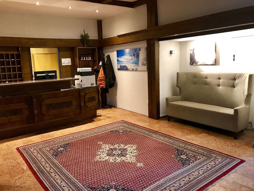 Basekamp Mountain Budget Hotel 2