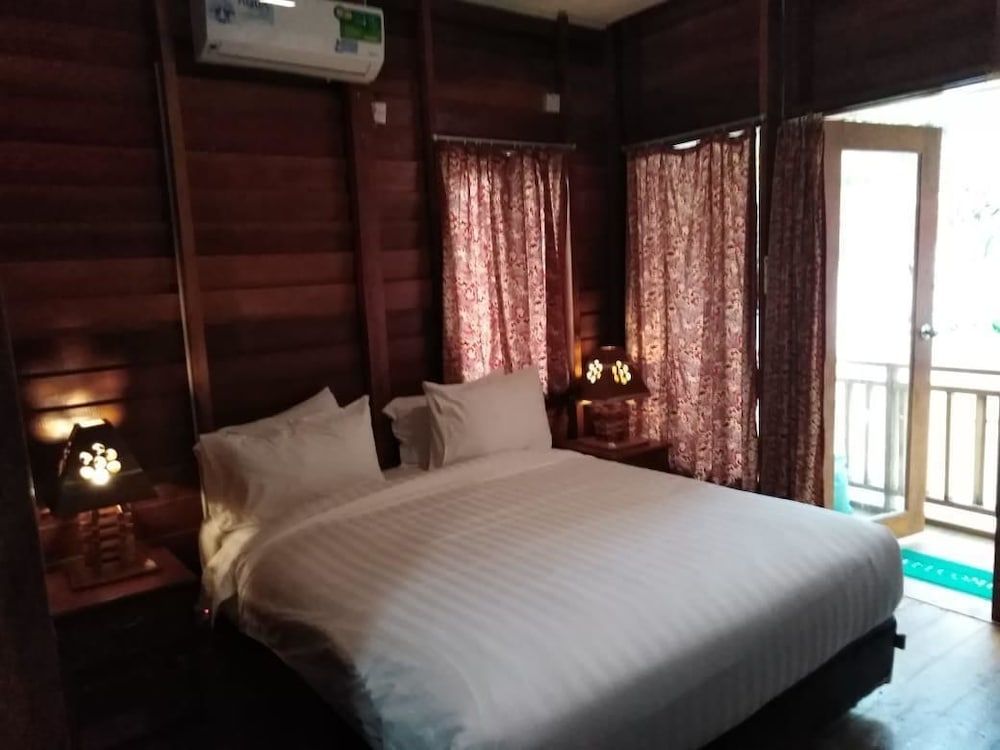 New Marjoly Beach & Resort 3