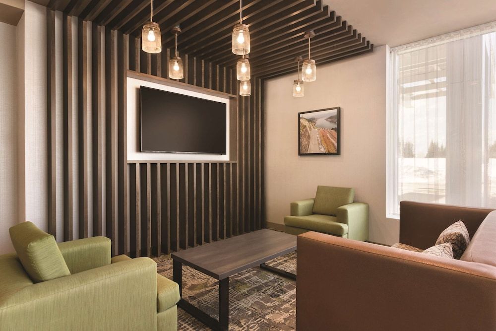 Radisson Kingswood 2