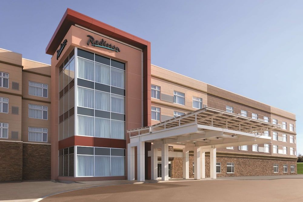 Radisson Kingswood 1