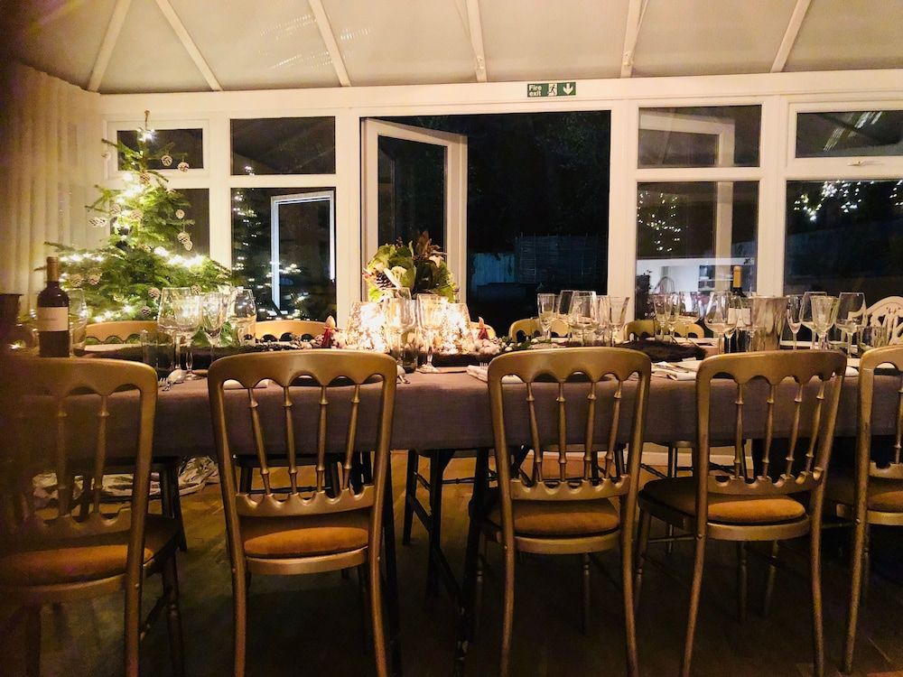 Pear Tree Inn Pear & Olive 2 Pear Tree Inn Pear & Olive 2