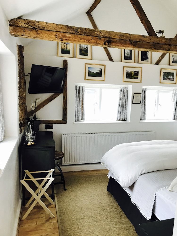 Pear Tree Inn Pear & Olive 3 Pear Tree Inn Pear & Olive 3