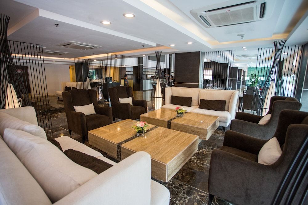 Royale Signature Hotel 3