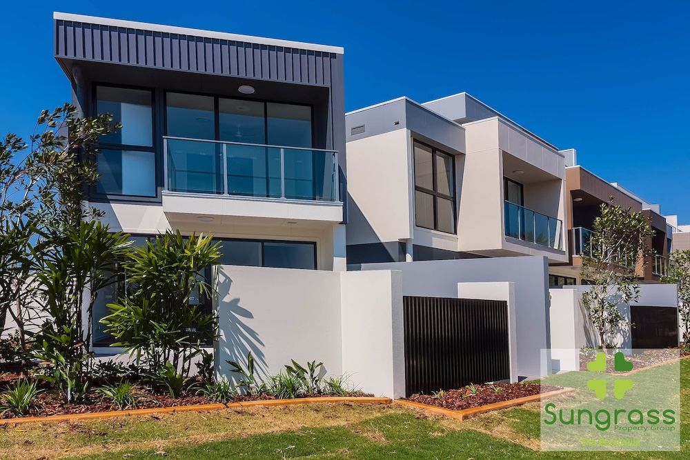 The Peninsula at Hope Island 2