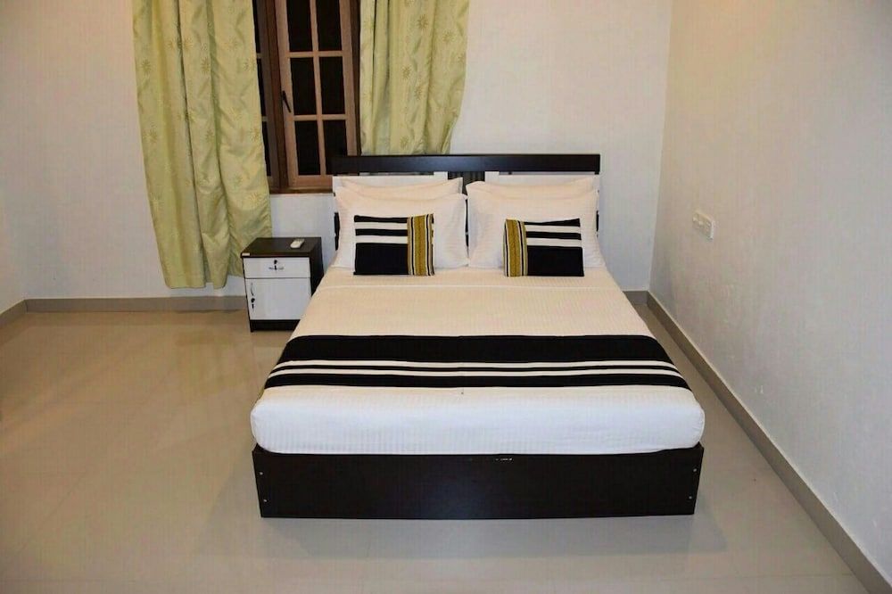 Dhonfulhafi Retreat B.Maalhos 2