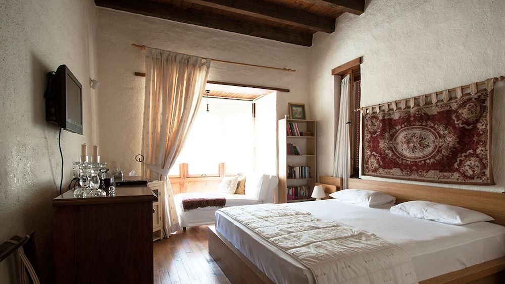 Sedirli Ev Alacati 2