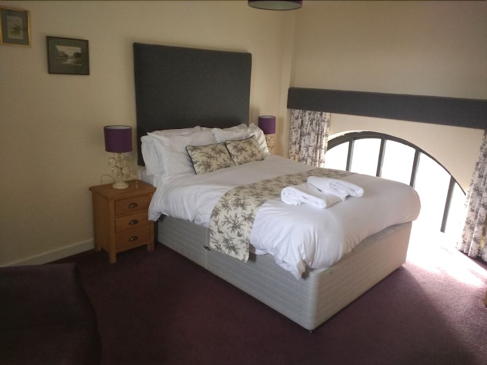 Ancient Unicorn Inn 2