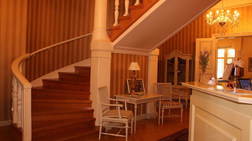 Kartanohotelli Karhulan Hovi 2