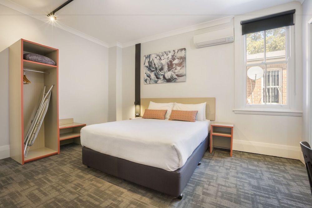 Nightcap at Regents Park Hotel 3