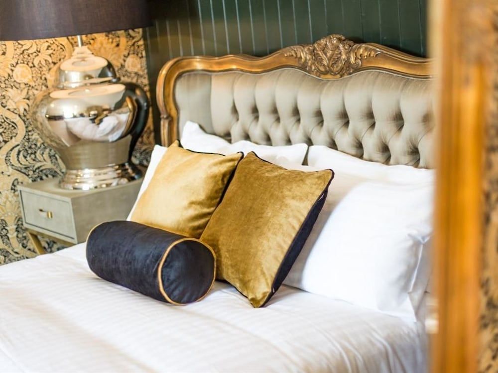 The Dirty Bottles Inn