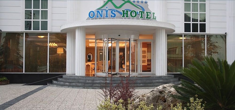 Onis Hotel