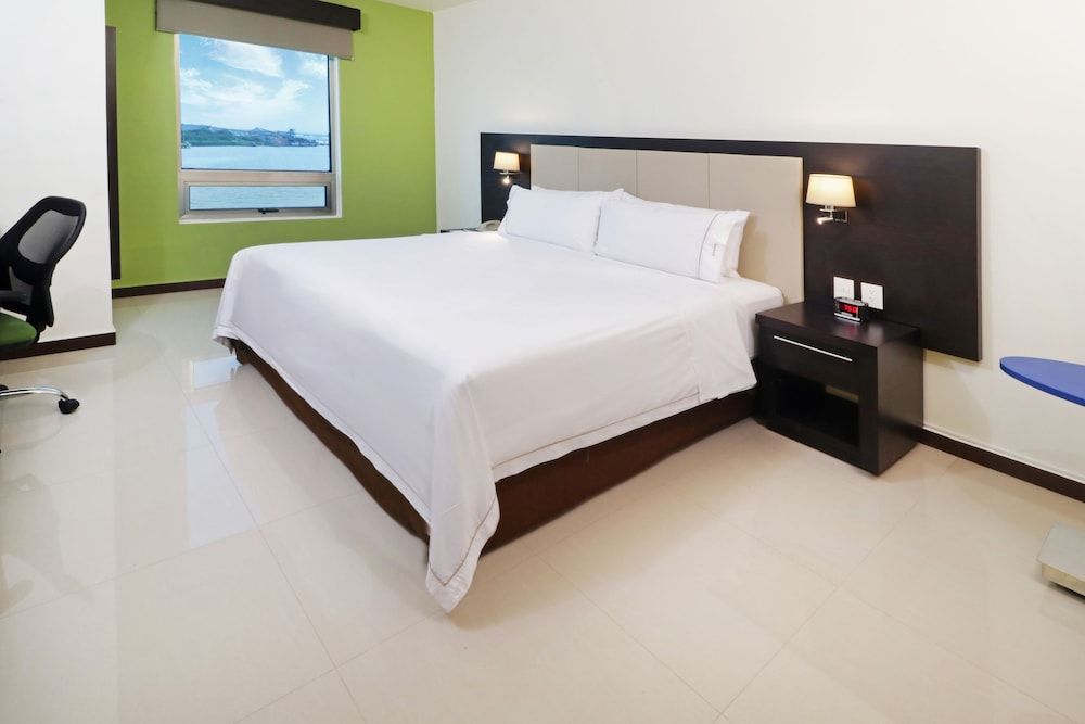 Holiday Inn Express Tuxpan 3