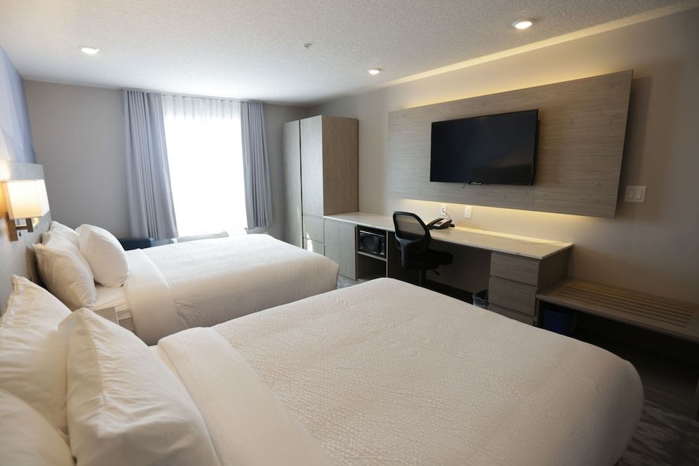 Days Inn by Wyndham Calgary North Balzac 3