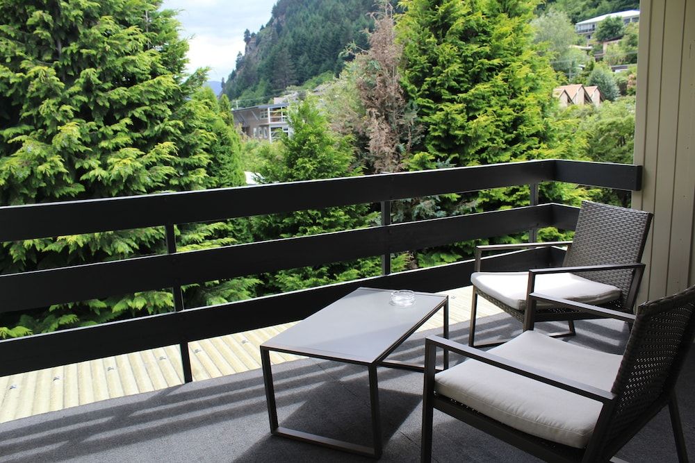 The Flaming Kiwi Backpackers