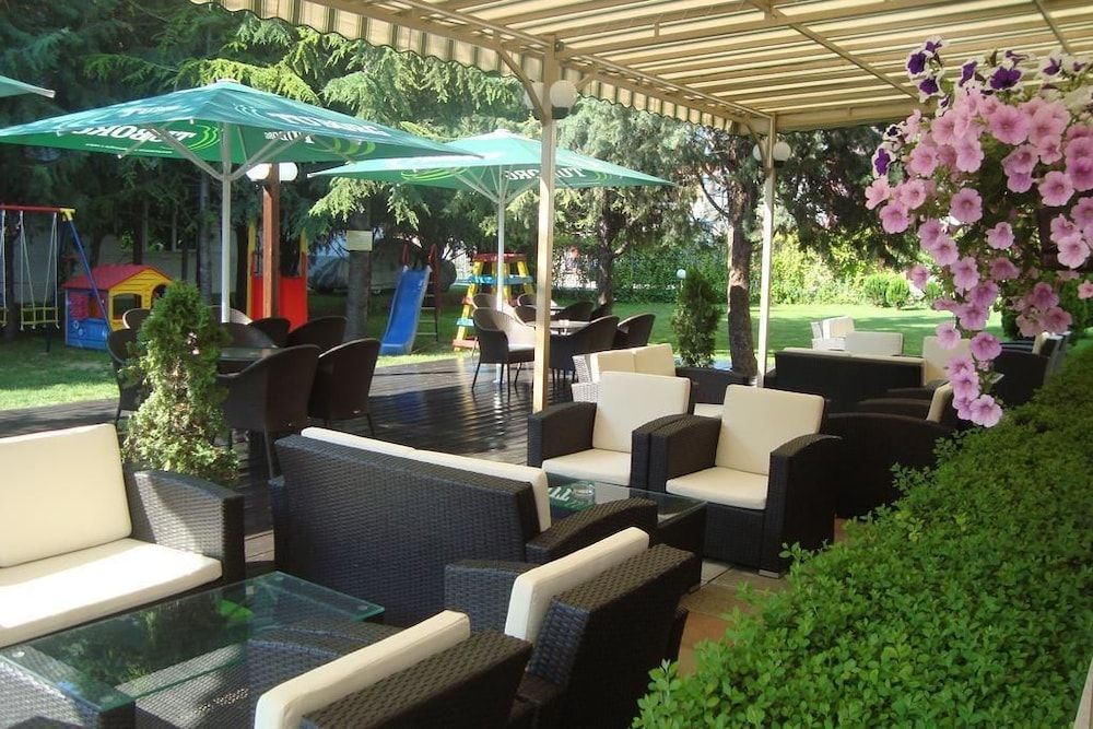 Hotel Astra 2 estrellas en Ravda