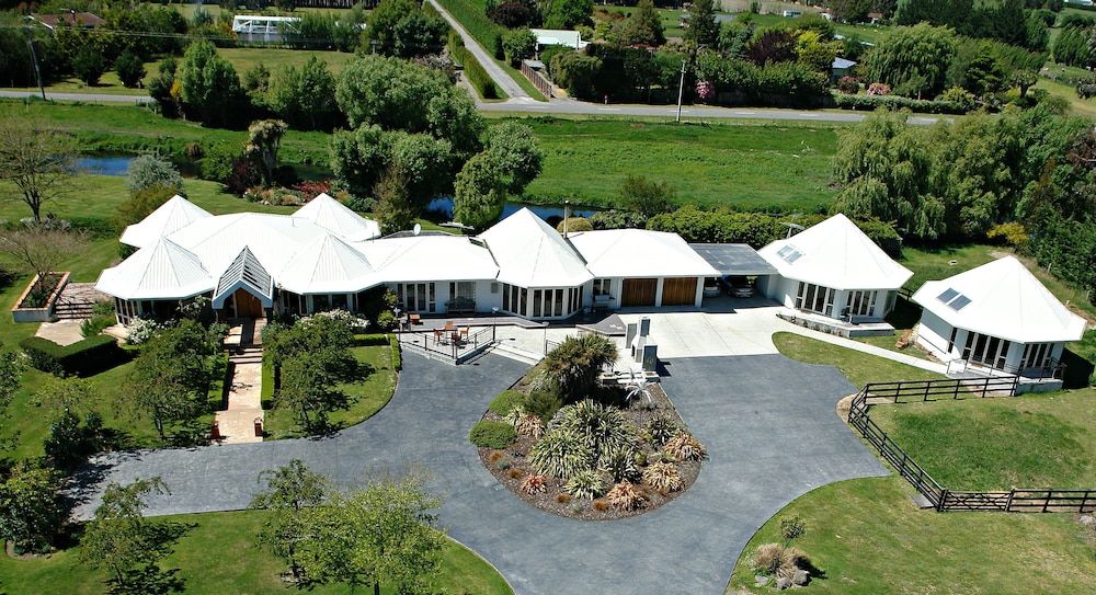 Silverstream Alpaca Farmstay and Tour