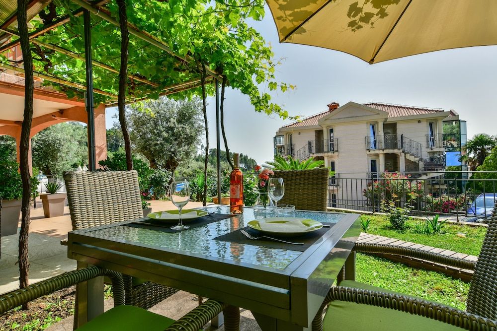 Apartments Kentera 3 estrelas em Sveti Stefan