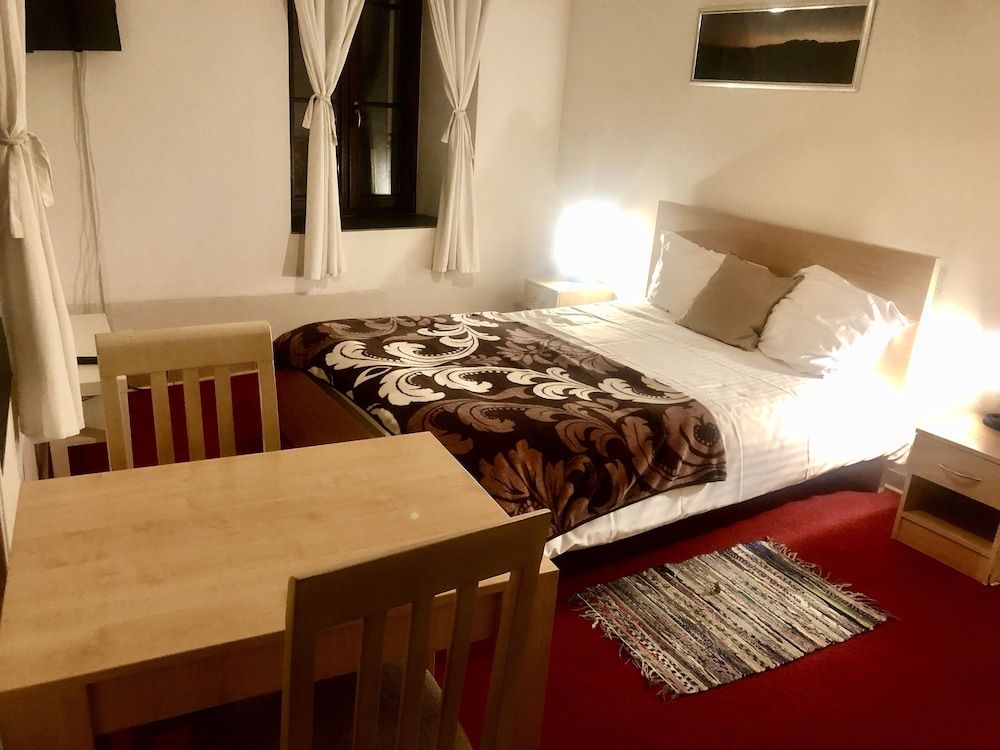 Hostellerie De L'Hotel De Ville 2