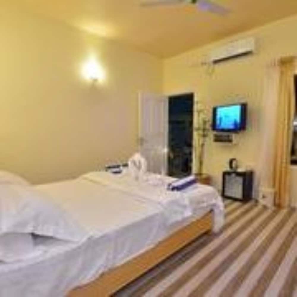 Starry Night At Ukulhas 3