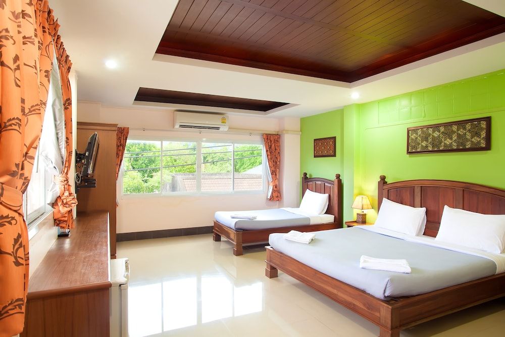 Baan Sutra Guesthouse 1