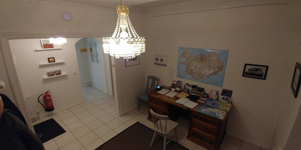 Gallery Guesthouse StayWest 3