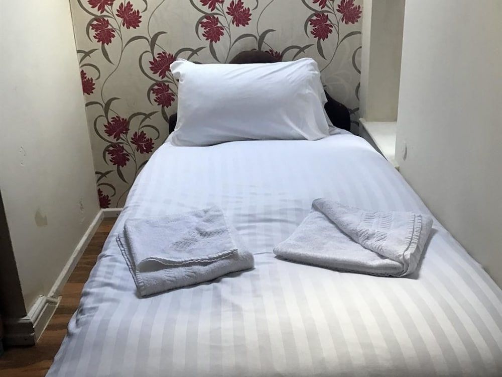 Assheton Arms Hotel 3