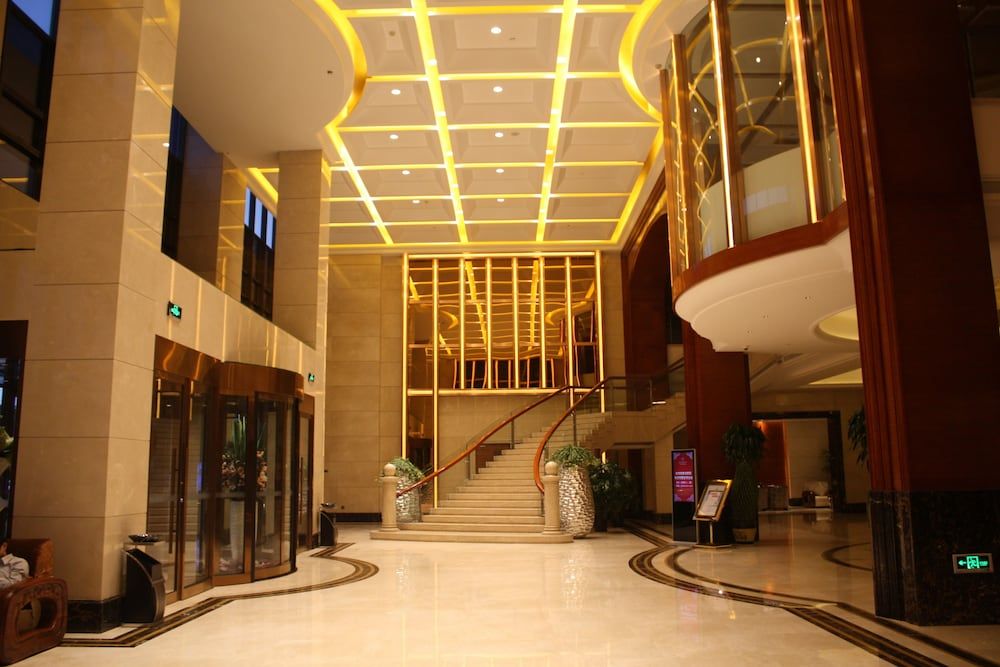 Grand Skylight International Hotel Wuhai 2