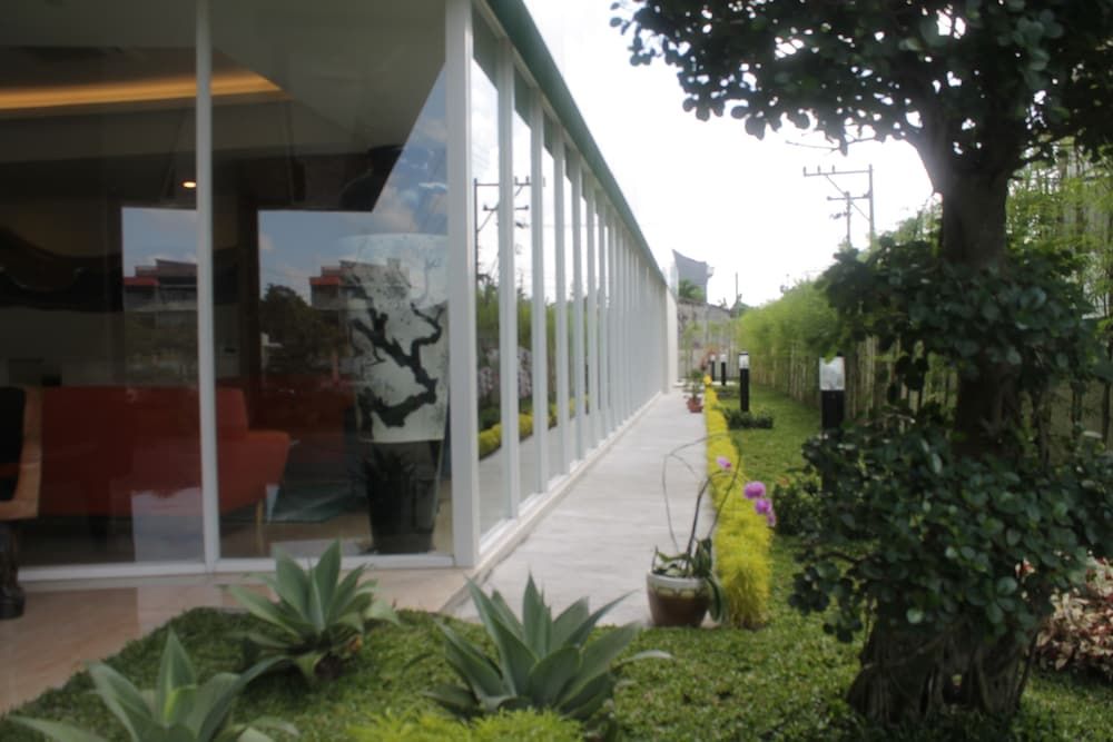 Grand Orchid Hotel Yogyakarta 2 estrelas em Depok