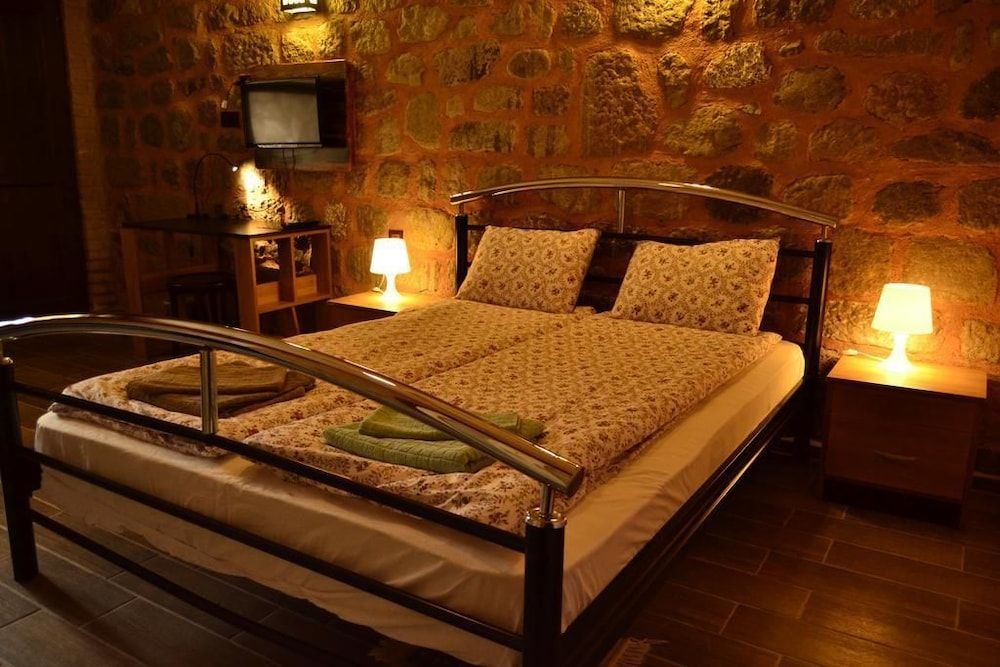 Attalos Suites Hotel 3