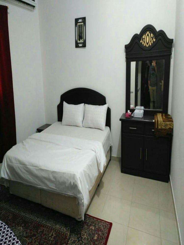 Al Eairy Furnished Apartments Hail 3