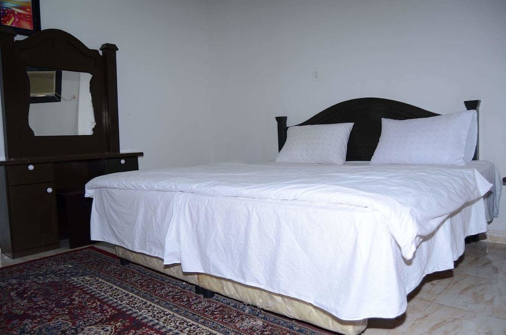 Al Eairy Furnished Apartments Nariyah 3 2