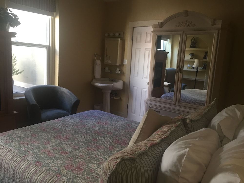 The Stratford Hotel 3