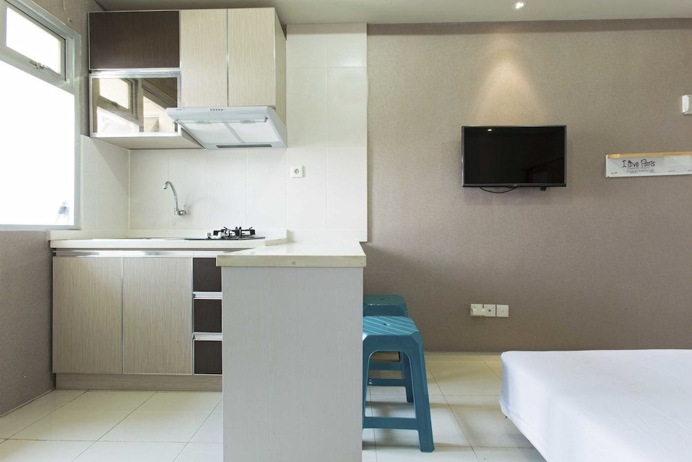 RedDoorz Apartment @ Pegangsaan Kelapa Gading 3 3