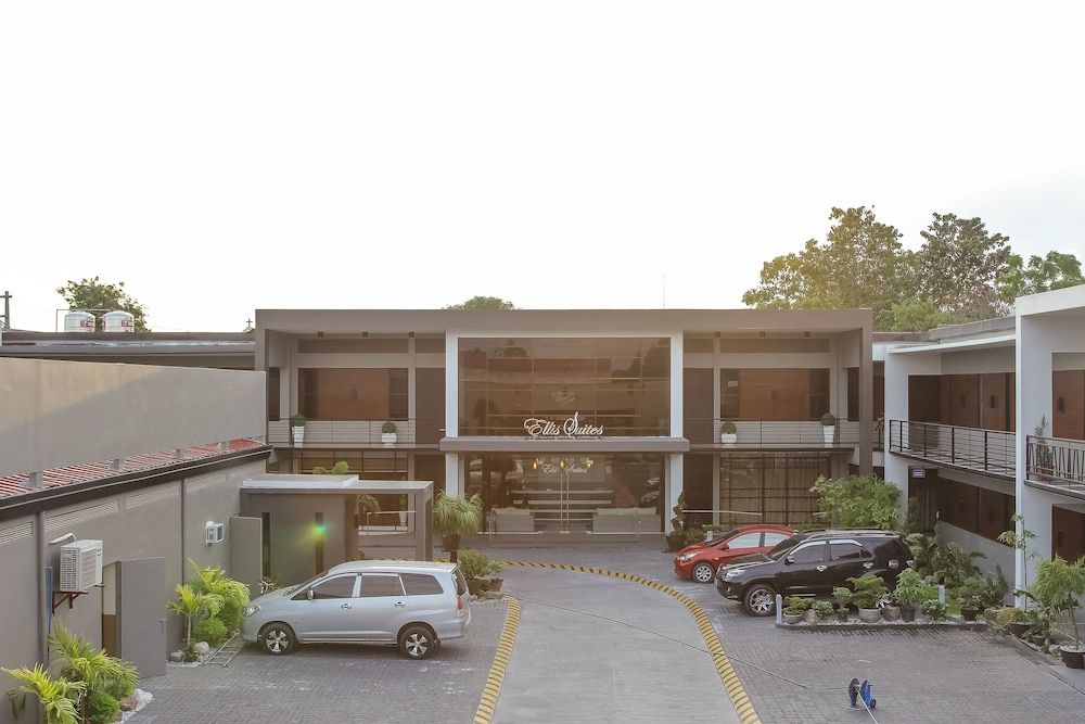 The horizon suites and arcade 1