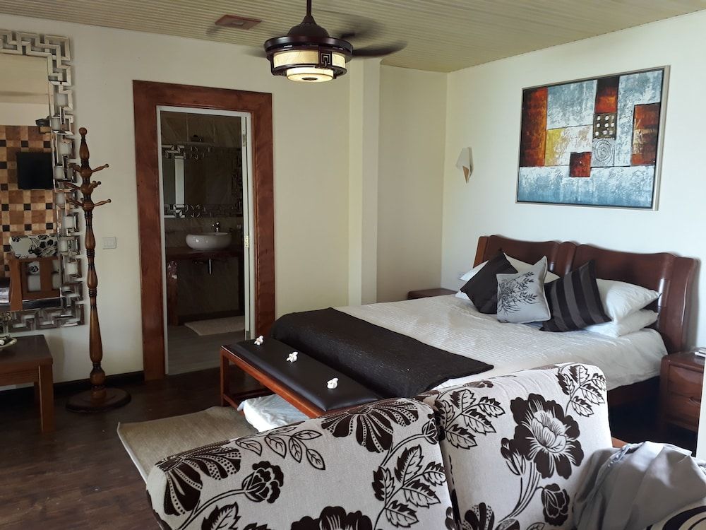 La Digue Luxury Beach Bungalow 3