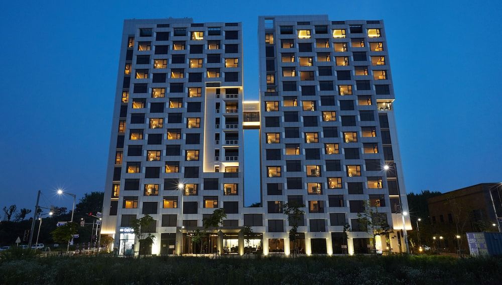 Royal Emporium Incheon Airport Hotel 1