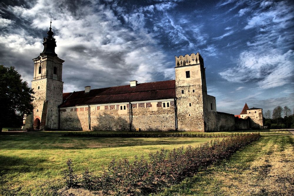 Best Western Plus Hotel Podklasztorze 4 estrelas em Sulejów