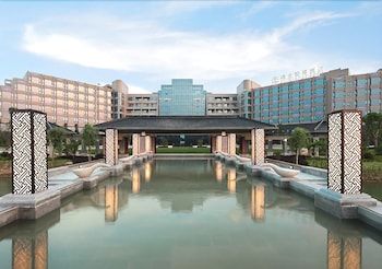 Luan Suntone Plaza Hotel