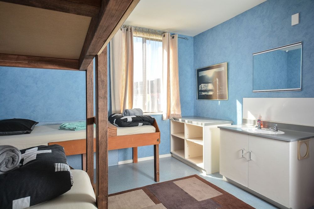 Piwaka Lodge and Backpackers 3