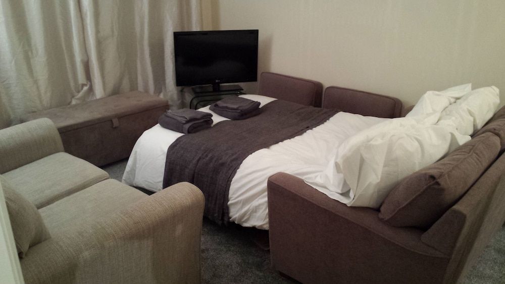 Pacific Quay Apartment 3