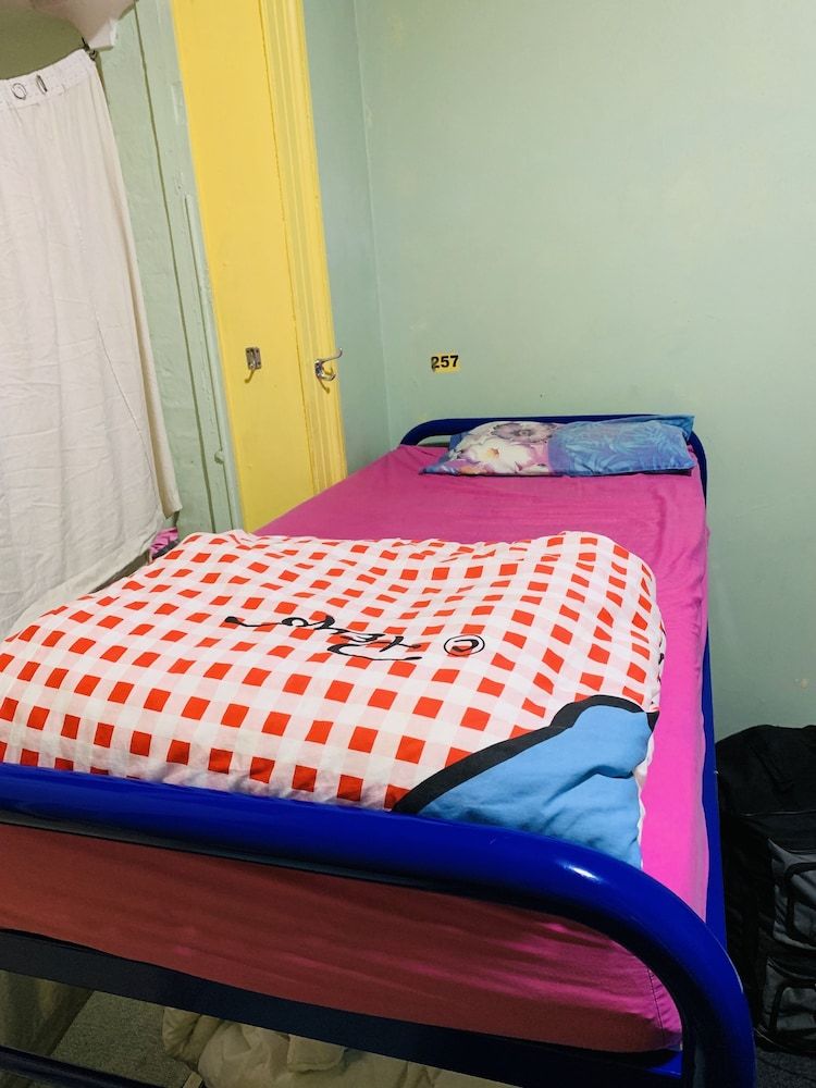 Yellow Submarine Backpackers 2 Yellow Submarine Backpackers 2