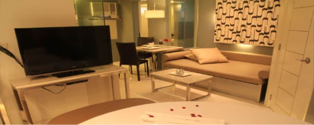 One Serenata Hotel Bacoor 3