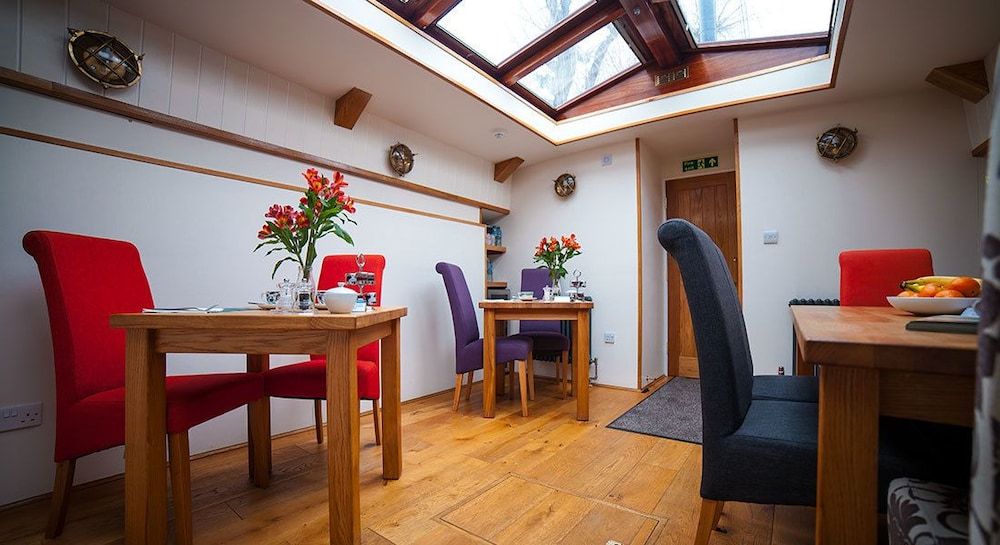 Hotel Barge Waternimf