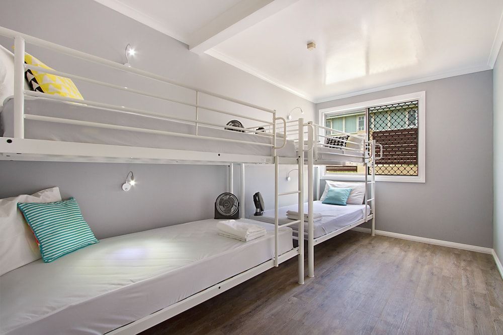 Gladstone Backpackers 2