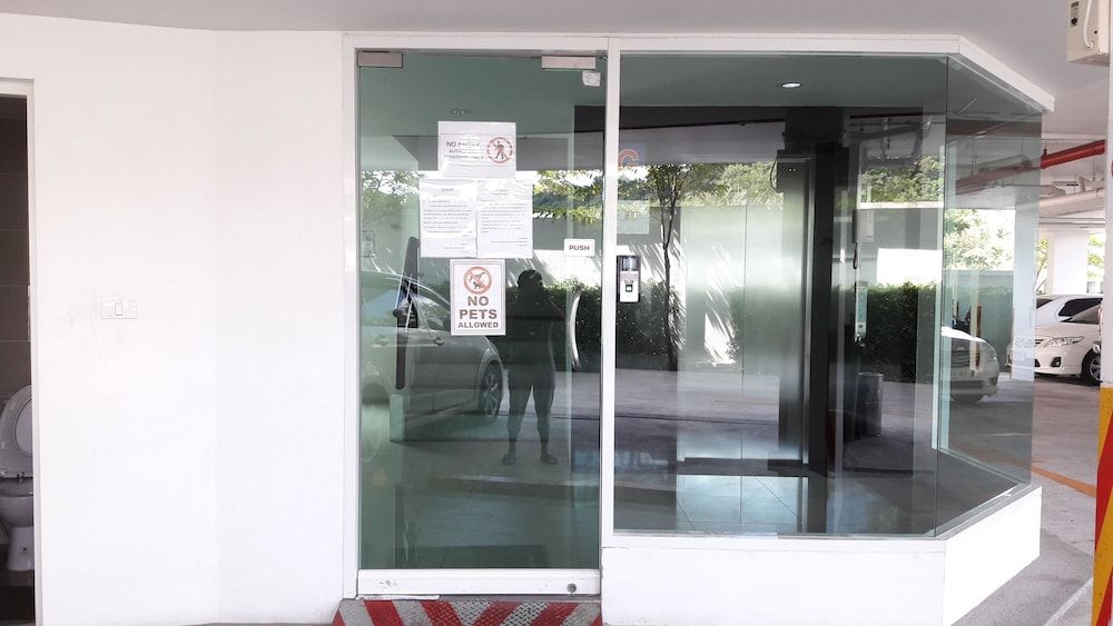 The Scene Condo By The Rich 2