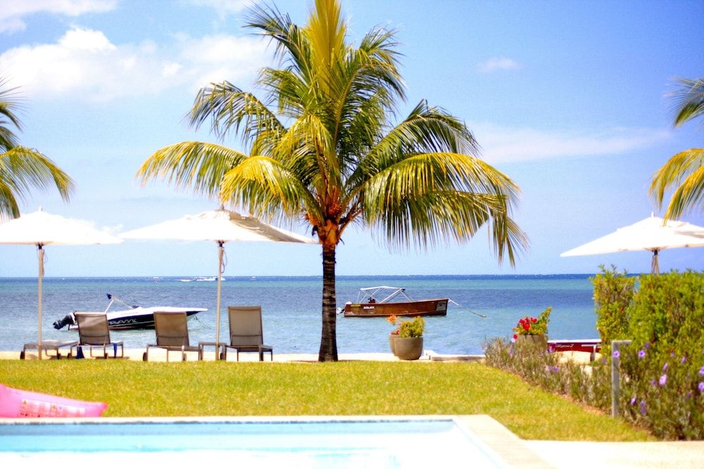 L'Escale Beachfront Luxury Suite By Dream Escapes 1