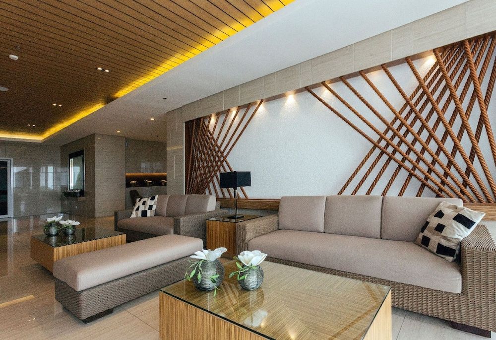 Blowing in the Wind - Lake View Apartments 3 Blowing in the Wind - Lake View Apartments 3