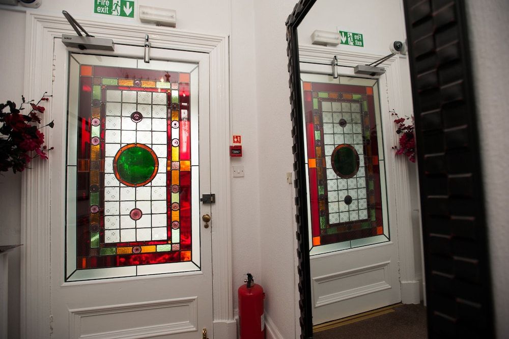 Dean Park Guest House 3