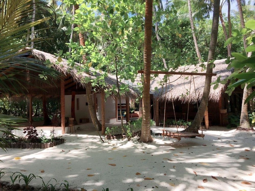 aaaVeee Nature's Paradise 2