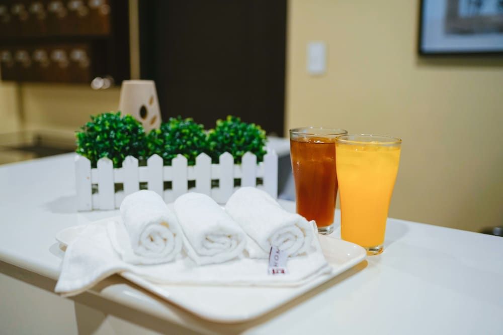 Hometown Hotel Makati - Edsa 3